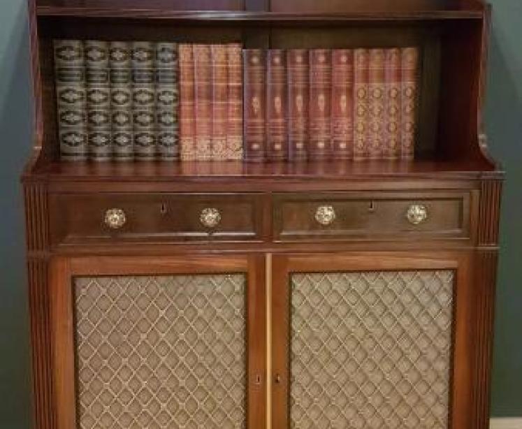 Fine Quality Regency Mahogany Bookcase Cabinet - Image 1