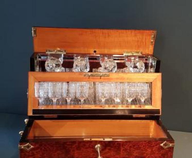 Superb Victorian Amboyna Tantalus Box - Image 5