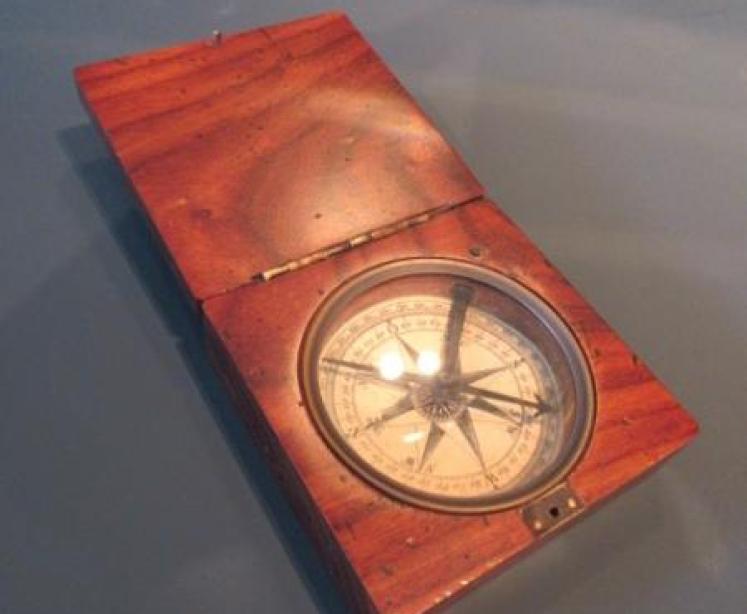Antique Walnut Cased Pocket Compass - Image 6