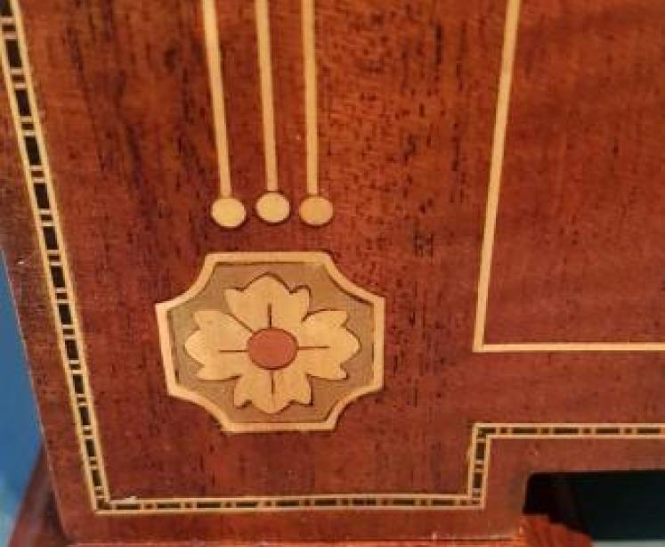Fine Quality Inlaid Mahogany Mantel Clock  - Image 3