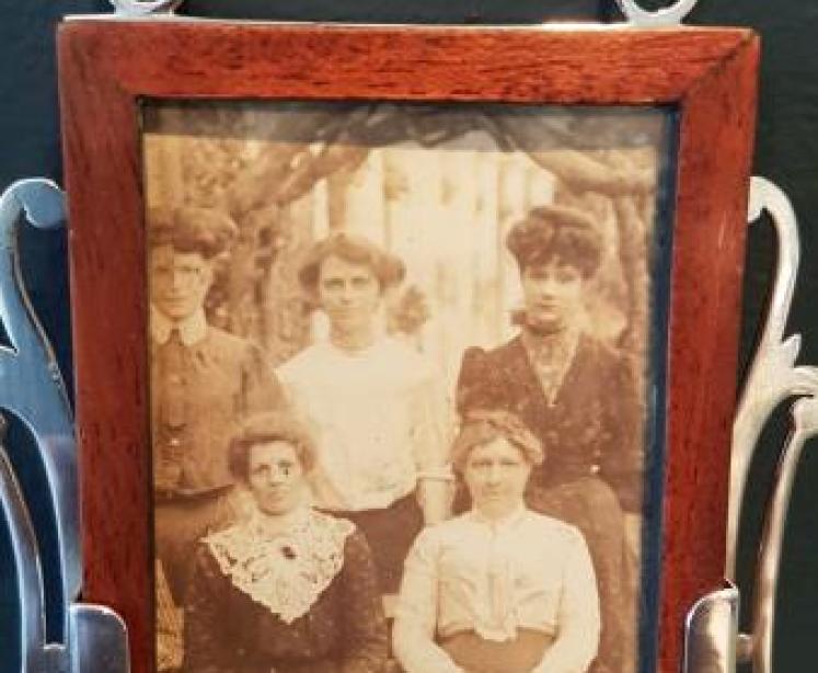 Unusual Edwardian Silver Photo and Note Holder - Image 5