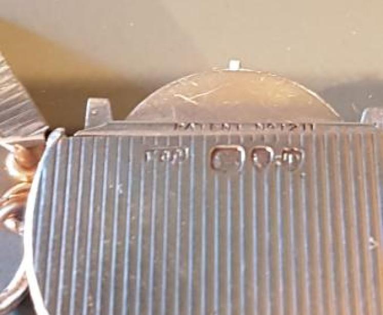 Unusual Victorian Patent Sovereign Box - Image 4