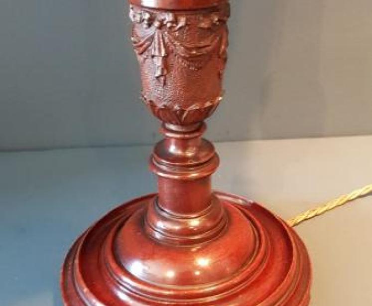 Fine Quality Edwardian Carved Mahogany Table Lamp  - Image 4