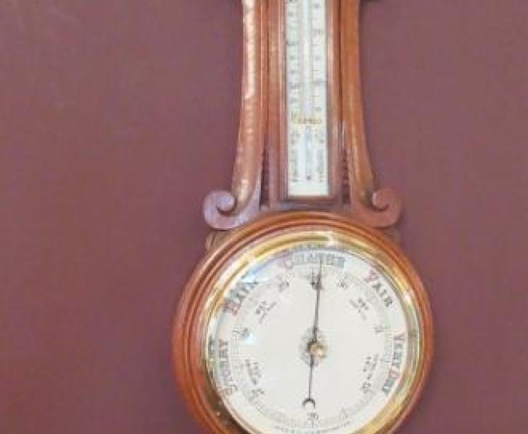 Top Quality Antique Polished Oak Banjo Barometer - Image 1