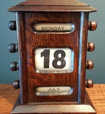 Edwardian Oak Perpetual Desk Calendar