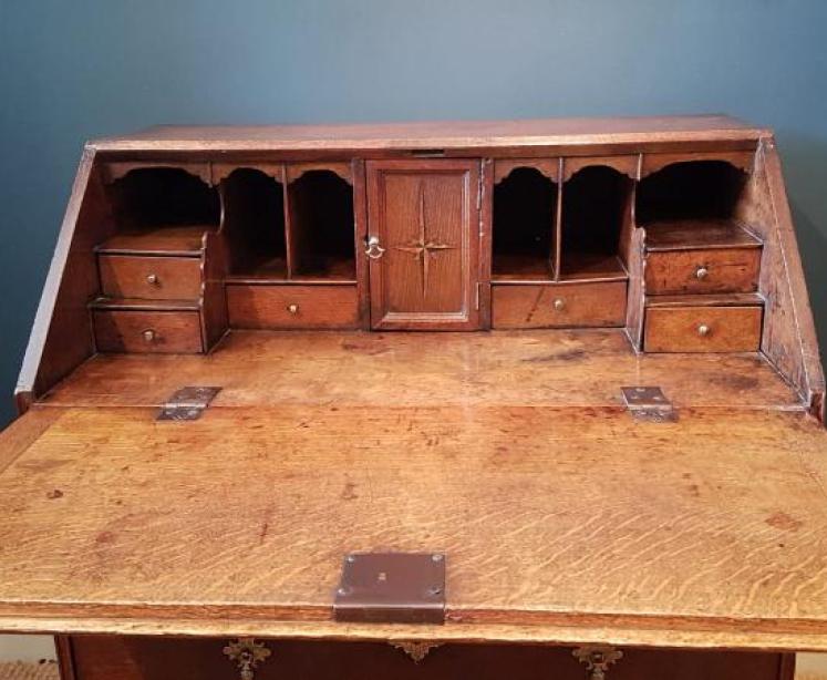 Superb Original Small George II Oak Bureau  - Image 3