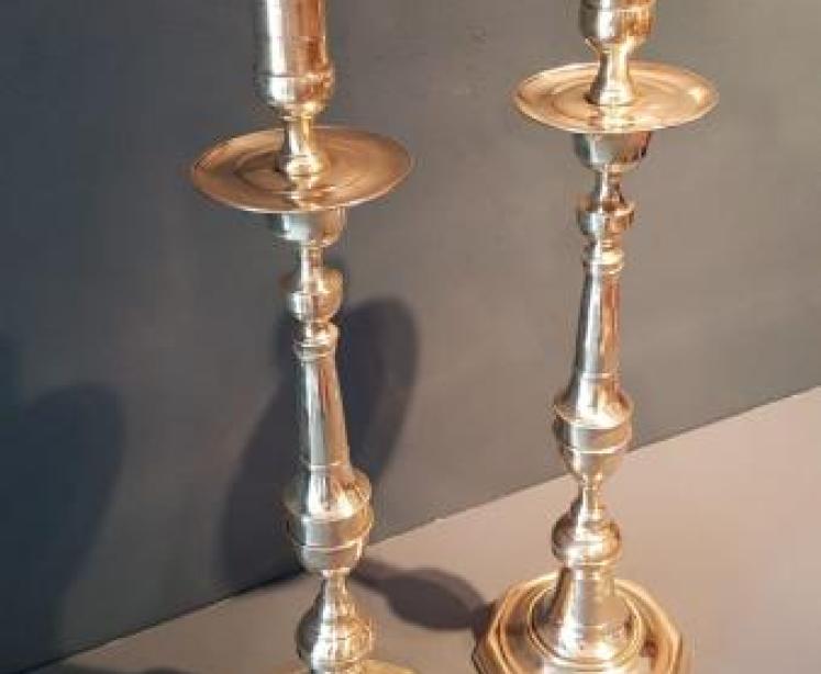 Large Pair of Early Victorian Brass Candlesticks - Image 3