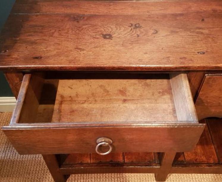 Superb George II Oak Dresser  - Image 6