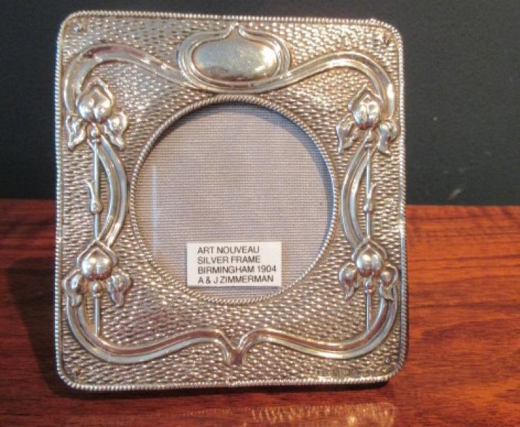 Art Nouveau Silver Flower Decoration Photo Frame - Image 2