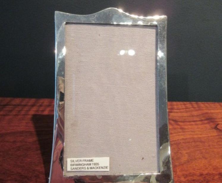 George V Period Silver Shaped Top Photo Frame - Image 6