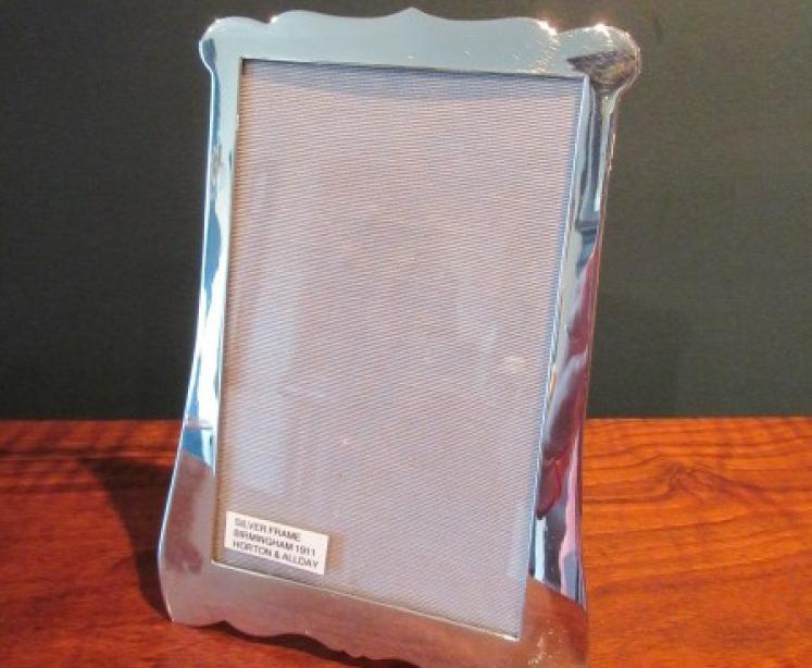 George V Period Silver Shaped Photo Frame - Image 1