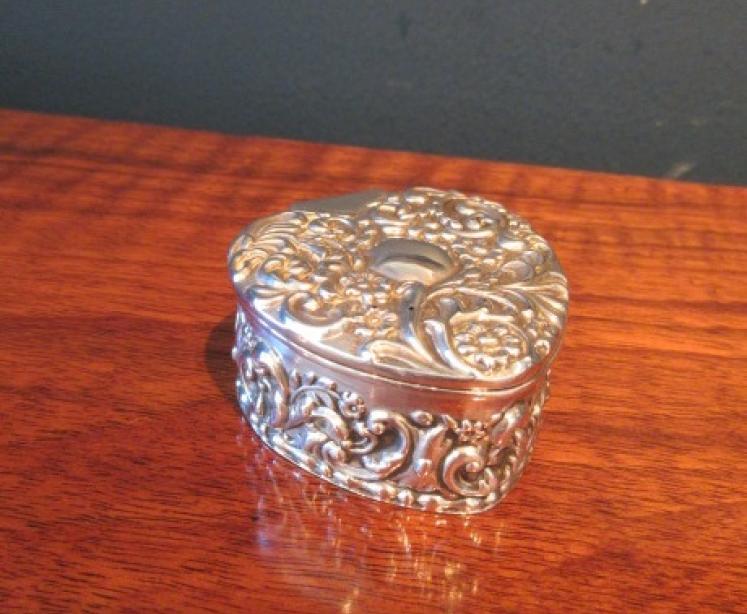 Edwardian Period Silver Heart Shaped Trinket Box - Image 1