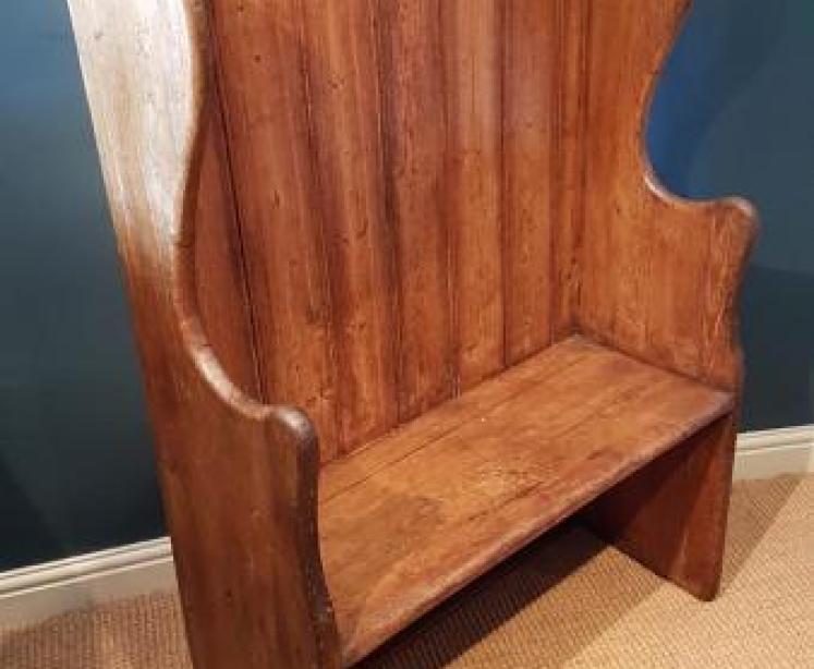 Antique George III Pitch Pine Settle - Image 2