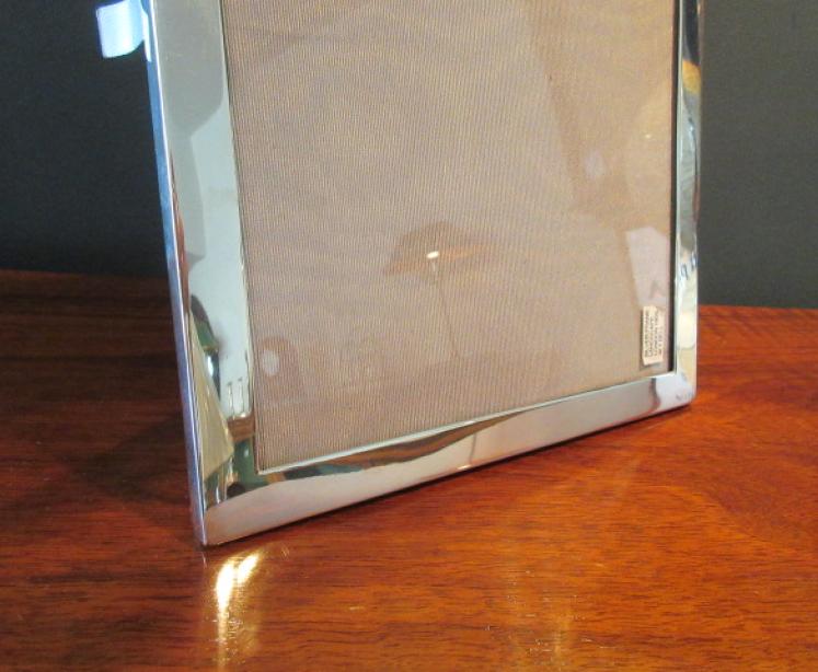 Large Edwardian Period London Silver Photo Frame - Image 3