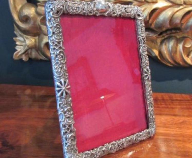 Victorian Silver Decorative Photo Frame - Image 1