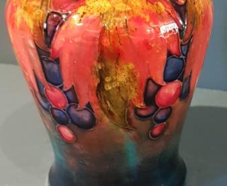 Superb Moorcroft Autumn Leaves and Berries Flambe Vase - Image 7