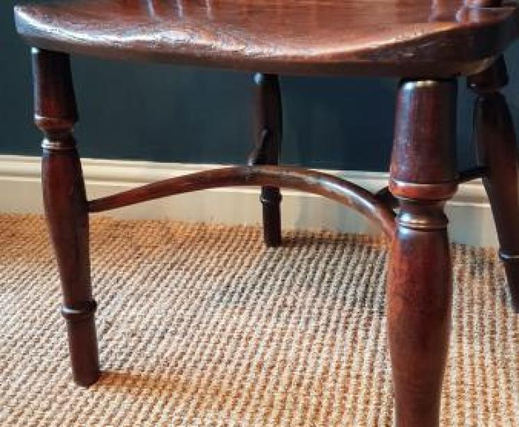 Early Victorian Yew Wood Low Back Windsor Chair - Image 6