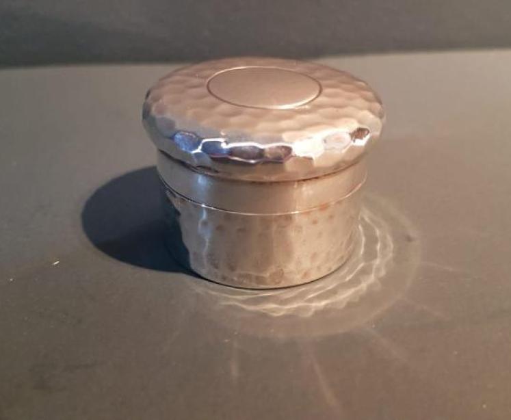 Antique Edwardian Planished Silver Trinket - Image 2