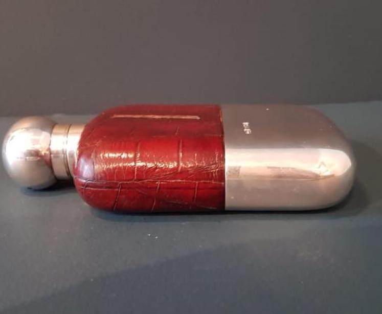 George V Antique Silver and Crocodile Skin Hip Flask - Image 3