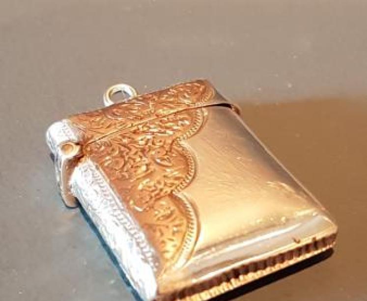 Edwardian Silver and 9ct Gold Vesta Case - Image 5