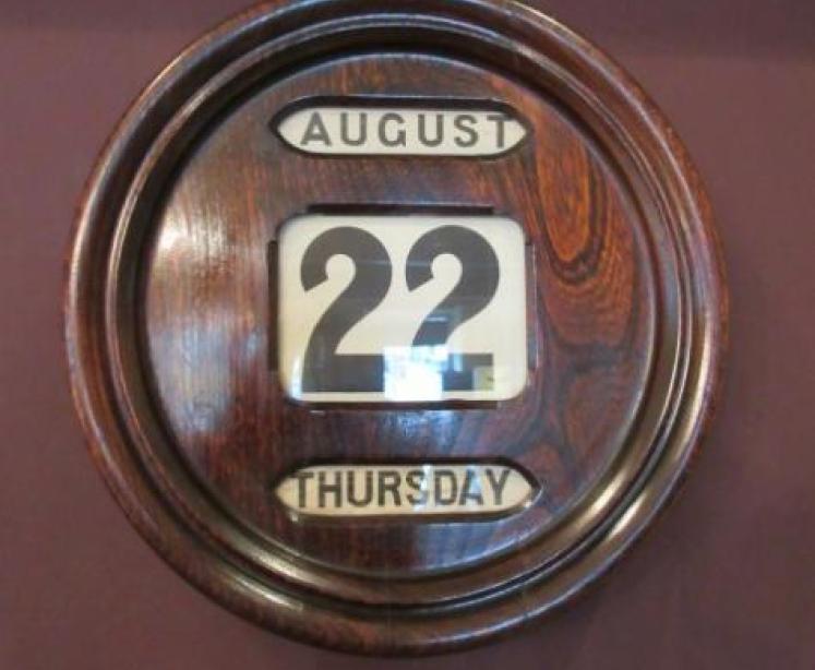 Antique Polished Oak Perpetual Wall Calendar - Image 7