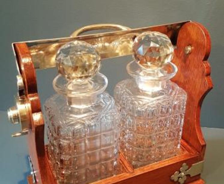 Quality Victorian Two Bottle Tantalus - Image 4