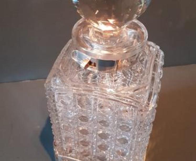 Cut Crystal Decanter in Silver Plated Pouring Mount  - Image 2
