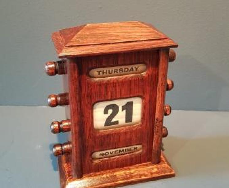 Antique Edwardian Oak Perpetual Desk Calendar - Image 1