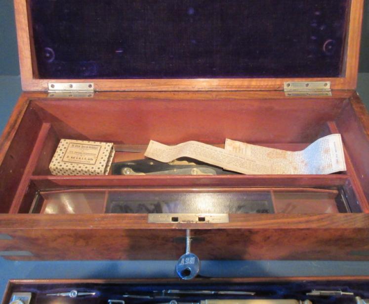 Antique Burr Walnut Architect, Paint & Illustrator's Box - Image 5