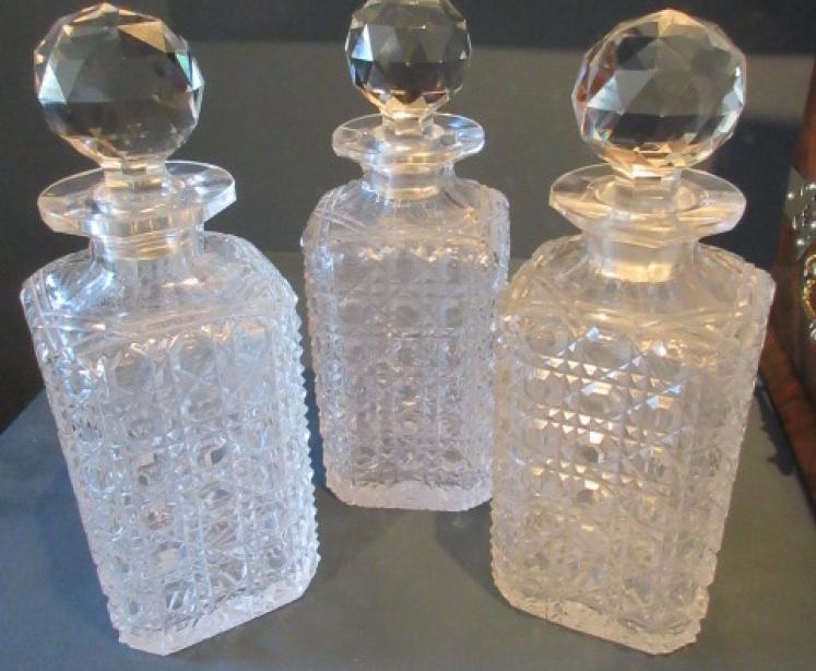 Stunning Antique Burr Walnut Tantalus & Games Box - Image 5