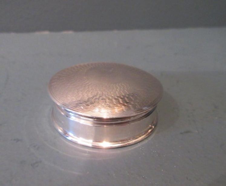 Immaculate George V Period Silver Domed Top Pill Box - Image 2