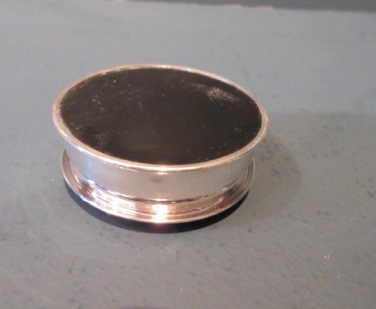 Immaculate George V Period Silver Domed Top Pill Box - Image 6