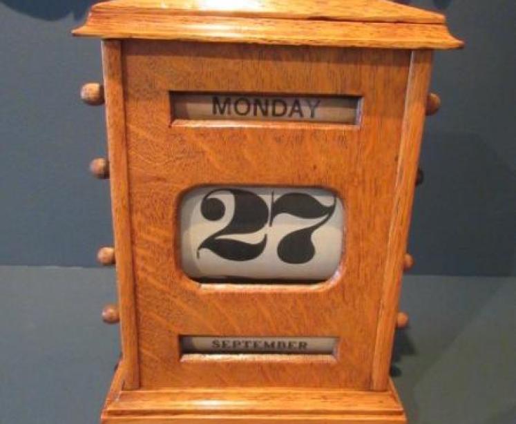 Large Victorian Solid Oak Perpetual Desk Calendar - Image 1