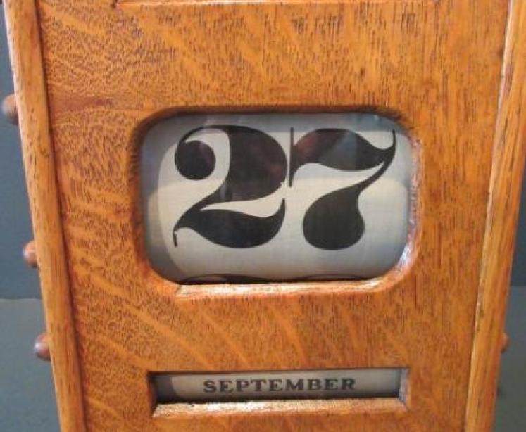 Large Victorian Solid Oak Perpetual Desk Calendar - Image 4