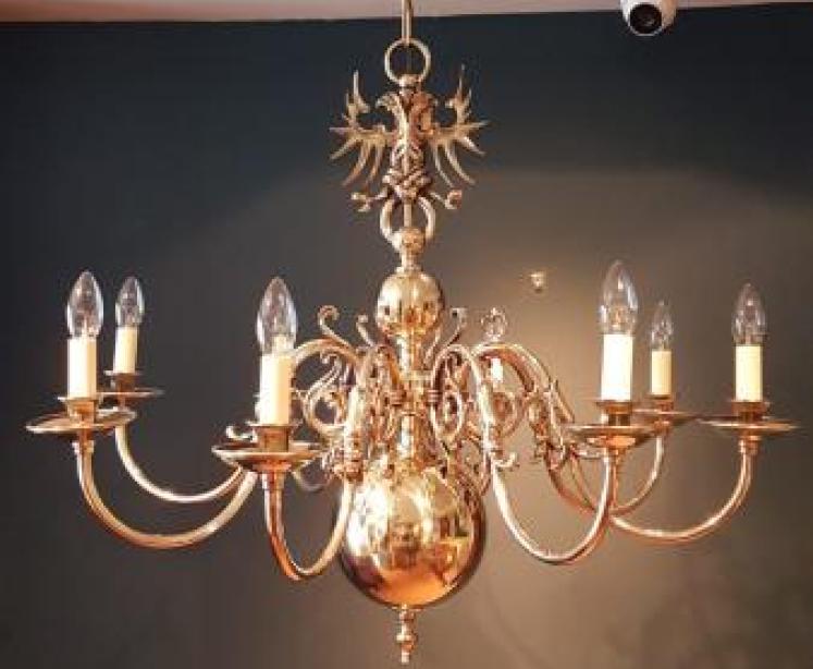 Superb Edwardian Brass Eight arm Chandelier - Image 1