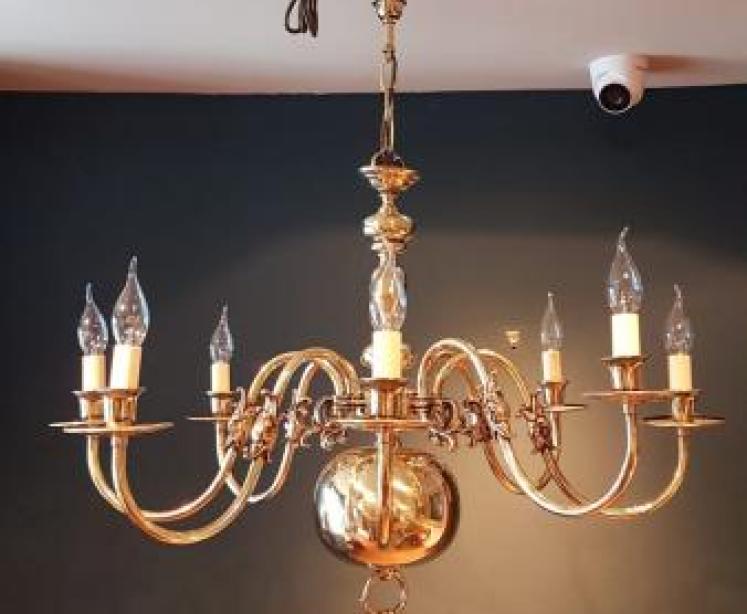Quality Edwardian 8 Arm Polished Brass Chandelier - Image 7