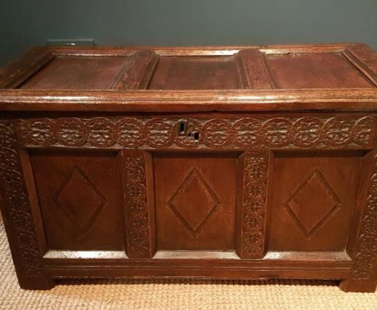 Superb Small Early Oak Three Panel Coffer - Image 2