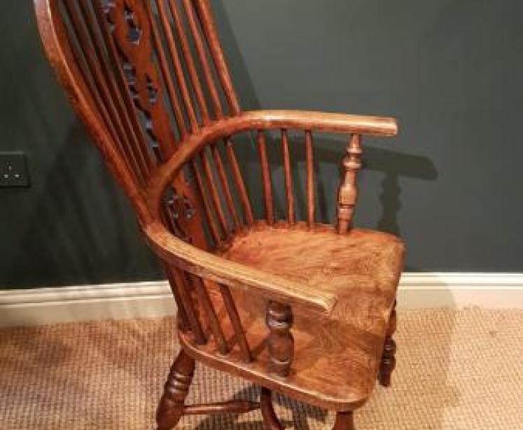 Early Victorian Ash and Elm High Back Windsor Chair - Image 3