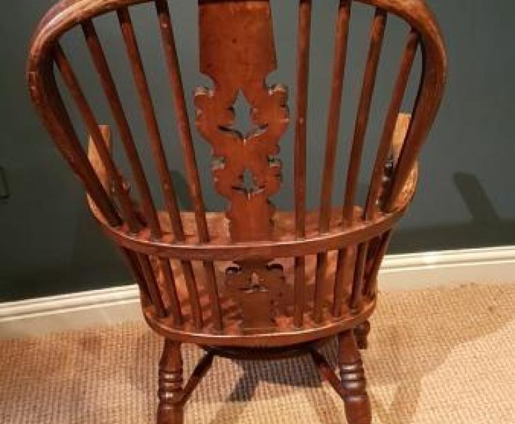 Early Victorian Ash and Elm High Back Windsor Chair - Image 4