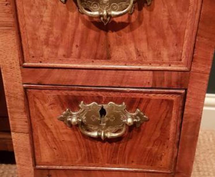 Original George I Walnut Kneehole Desk - Image 6