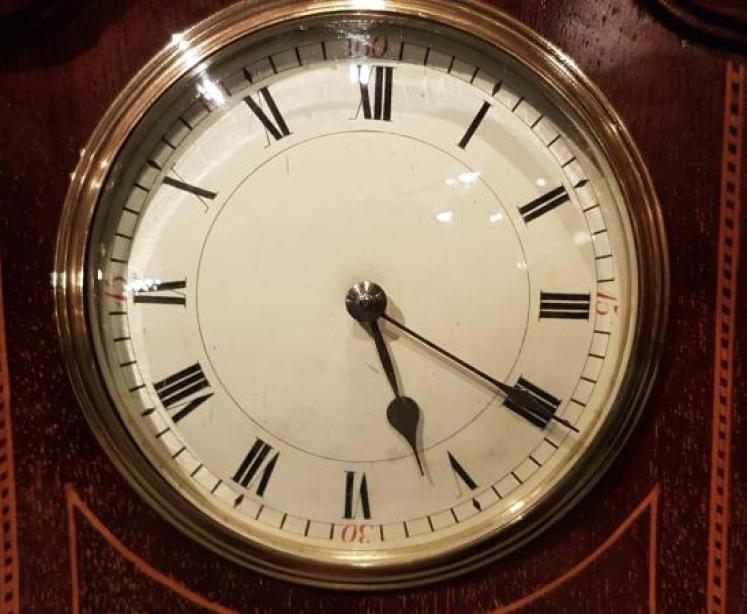 Quality Moulded Base Edwardian Mantle Clock  - Image 3