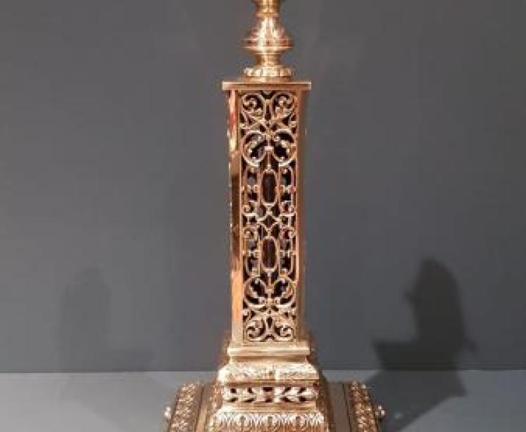 Impressive Late Victorian Cast Brass Table Lamp - Image 1