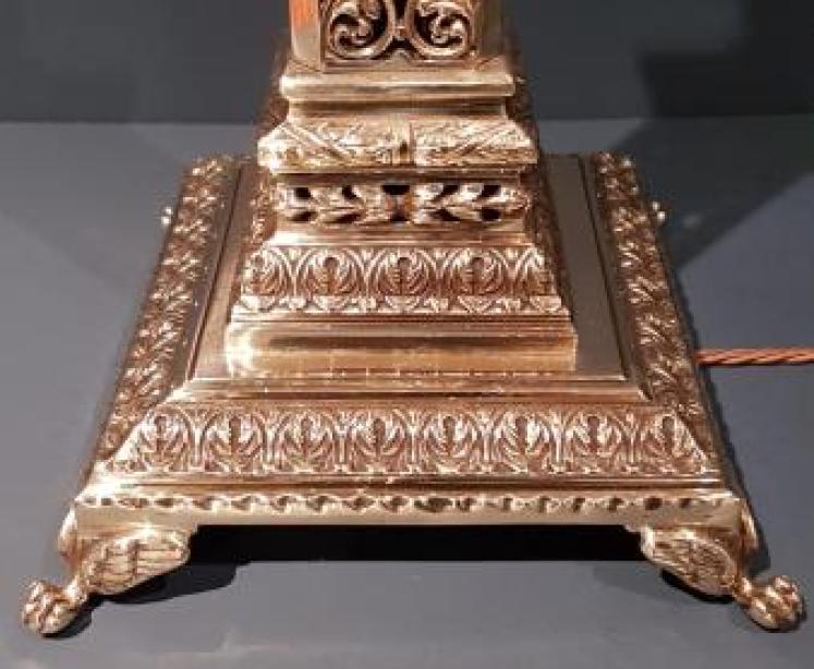 Impressive Late Victorian Cast Brass Table Lamp - Image 5