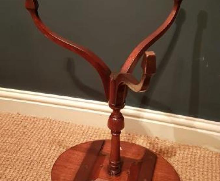 Fine Quality Victorian Mahogany Wine Table - Image 4