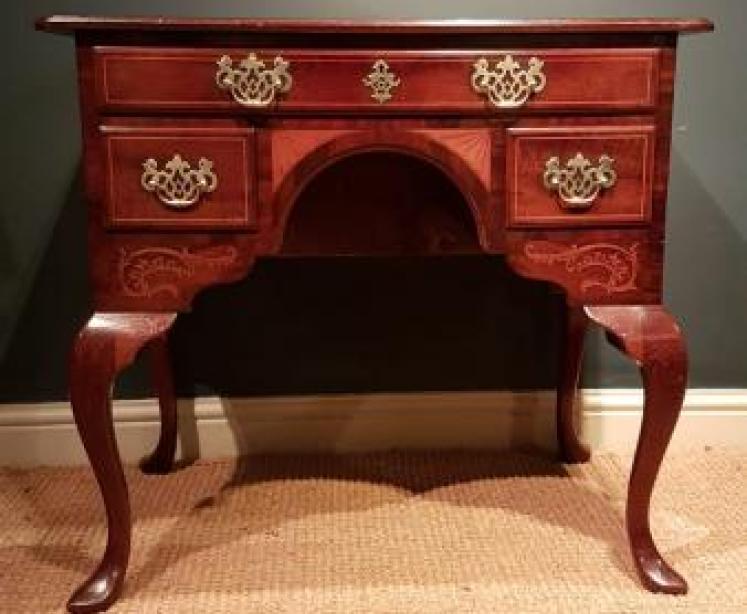 Fine Quality George III Mahogany Low Boy - Image 2
