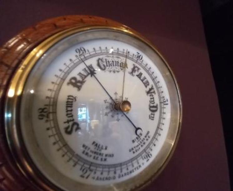 Antique Polished Oak Gimped Edge Ship's Barometer - Image 2