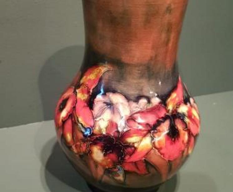 Large Moorcroft Slipper Orchid Flambe Vase - Image 7