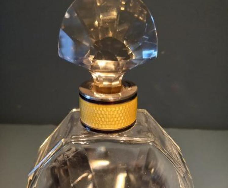 George V Period Silver & Yellow Enamel Mount Scent  - Image 2