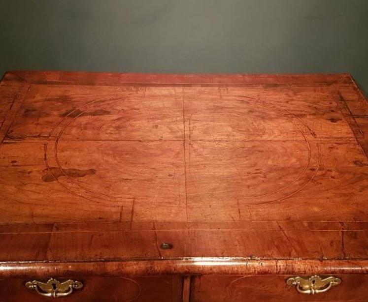 William and Mary Period Walnut Chest of Drawers - Image 3