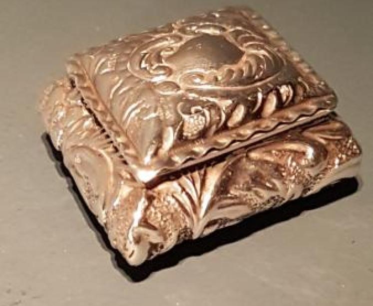 Victorian Silver Lozenge Shaped Box - Image 1